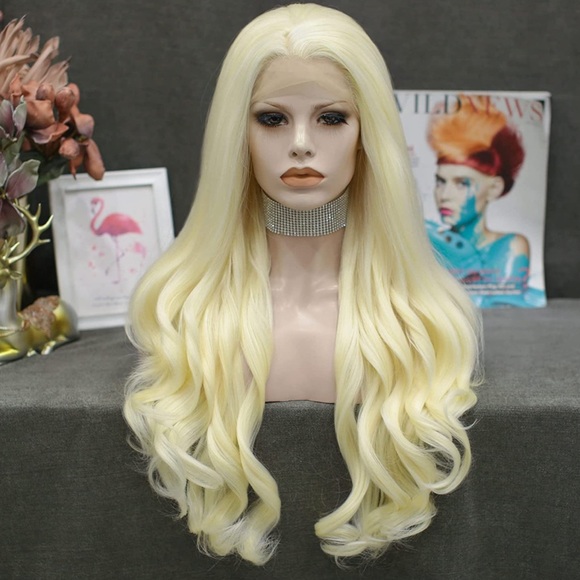 - 💕26” PLATINUM BLONDE BODY WAVY CURLY LACE FRONT WIG 💕 NEW - Picture 2 of 5